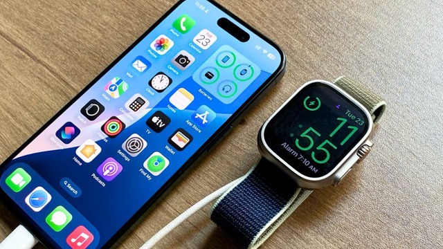 Tính năng bí mật giúp sạc Apple Watch bằng iPhone- Ảnh 1.