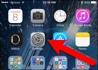 Nhấn Settings trên màn hình Home screen của iPhone.
